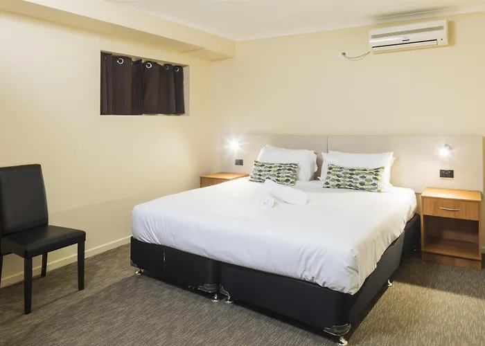 Nightcap At Balaclava Hotel Cairns