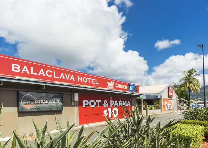 Nightcap At Balaclava Hotel Cairns